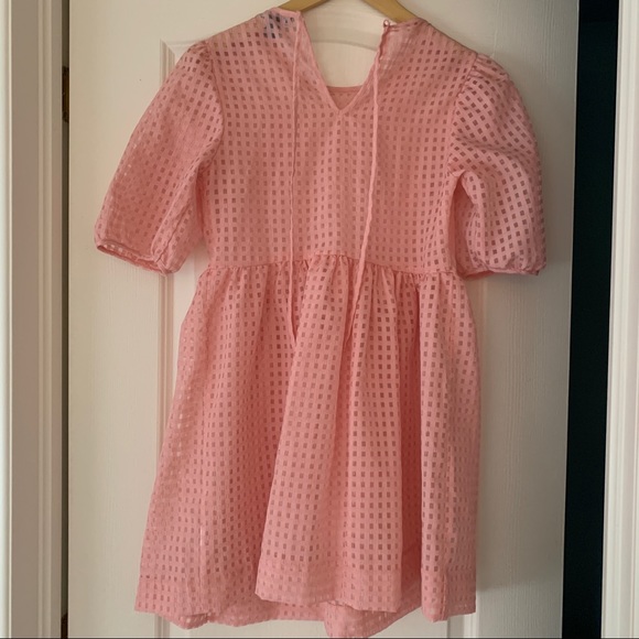 Pink mini dress with puff sleeves - Picture 6 of 9